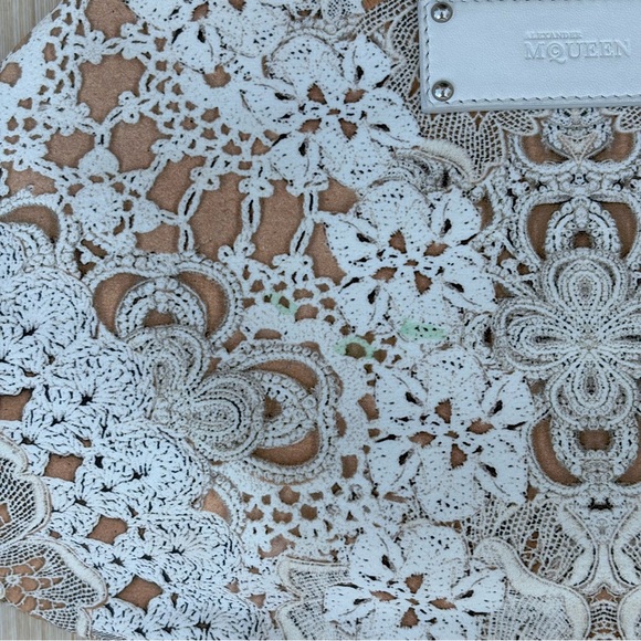 Alexander McQueen De Manta lace print silk satin large clutch bag - Picture 9 of 16